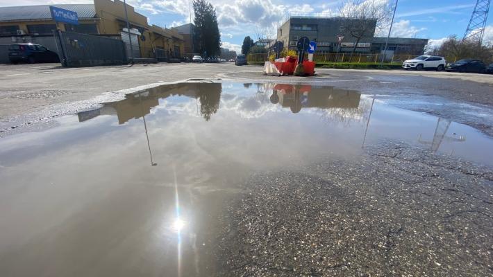 "Perdita d'acqua in via Bernini" e... megapozzanghera