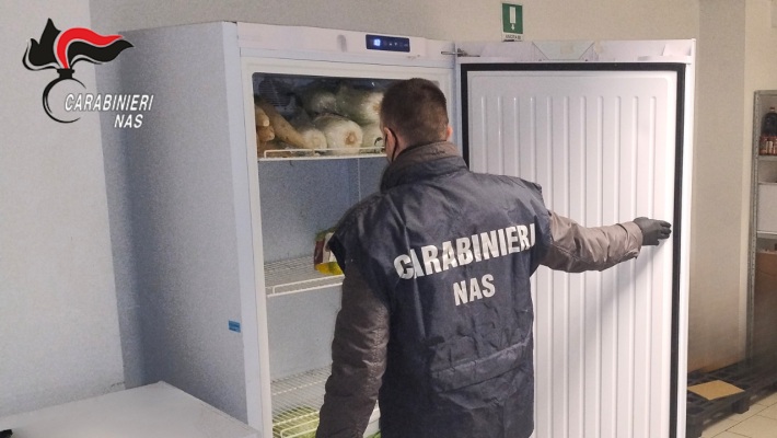 carabinieri Nas: sequestrati 78 kg di alimenti scaduti in un ristorante etnico