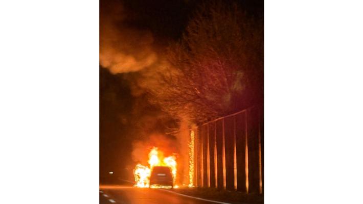 Auto in un burrone, morto un giovane nell'entroterra di Genova: corpo individuato grazie ai droni 