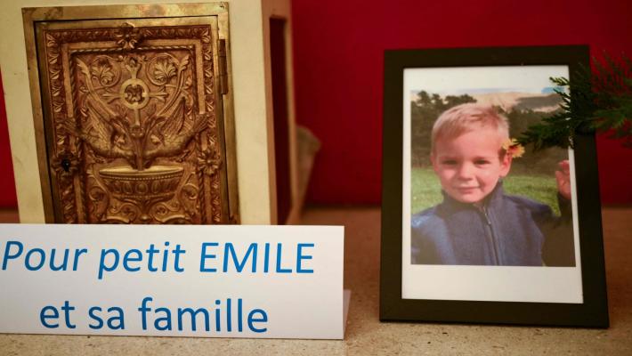 Svolta nel caso del piccolo Emile in Franciafermati i nonni