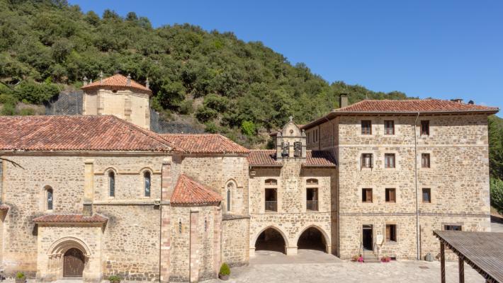 Tra il mare e i boschi della Cantabria per un percorso di fede e tradizione