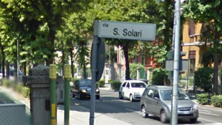 Pedone investito in via Solari