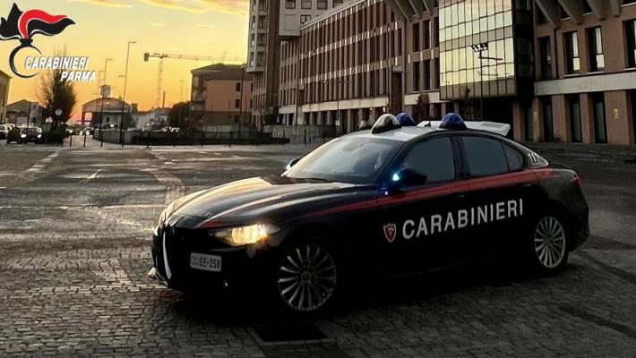 Fidenza: con una &ldquo;borsa schermata&rdquo; arraffano occhiali da sole e vestiti griffati all&rsquo;interno del centro commerciale. Tre persone denunciate per furto