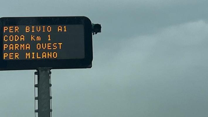 Traffico intenso in A1, code tra Campegine e Fidenza: sulla via Emilia tra Castelguelfo e Fidenza in direzione Fidenza si va a passo d'uomo
