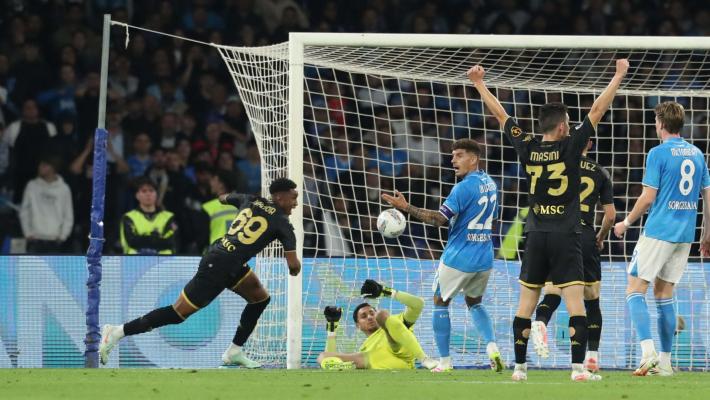 Il Napoli fermato (2-2) dal Genoa. Parma, adesso puoi farcela anche tu. L'Inter torna a -1 - Classifica