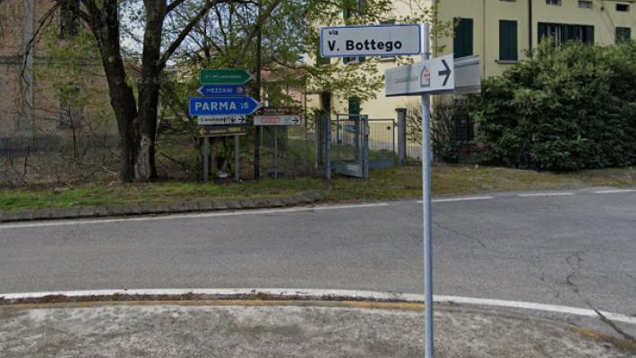 Auto si ribalta nella notte a Colorno: due feriti, uno è grave