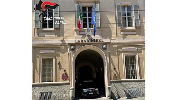 TENTA DI RUBARE ALCUNI PRODOTTI PER UN VOLRE DI CIRCA 90 EURO IN UN NEGOZIO DEL CENTRO CITTA&rsquo;. DENUNCIATO 40ENNE ITALIANO.