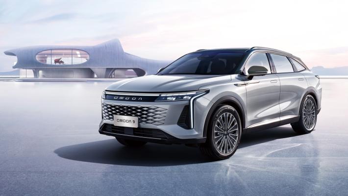 Omoda 9, l'ammiraglia con il super hybrid