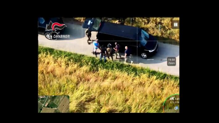 Denisa strangolata e decapitata, confessa la guardia giurata: «Mi ricattava»