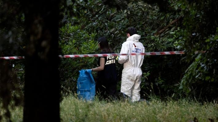 Una neonata e una donna trovate morte a Villa Pamphili: nuovo sopralluogo degli inquirenti