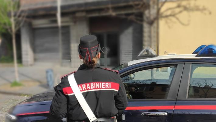Durante lite con vicini esplode colpi con pistola a salve: denunciato dai carabinieri