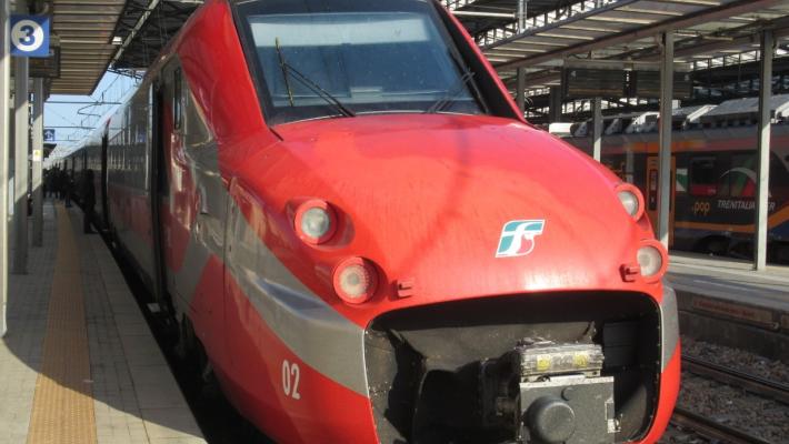 Nuovo orario dei treni, Parma perde due Frecciarossa  e ritrova il venerdì e il sabato quello notturno Milano-Lecce (e ritorno)