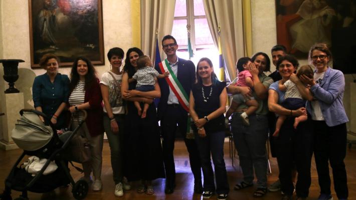 In Municipio le prime mamme che hanno effettuato il riconoscimento del figlio in una coppia omogenitoriale