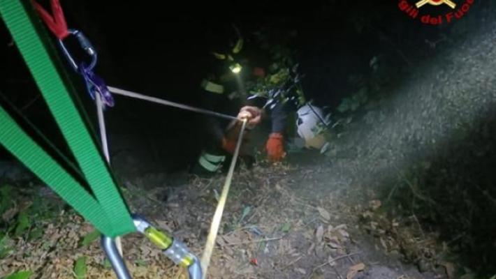 Cade in dirupo sotto a un ponte, 51enne salvato dai Vvf a Sutri