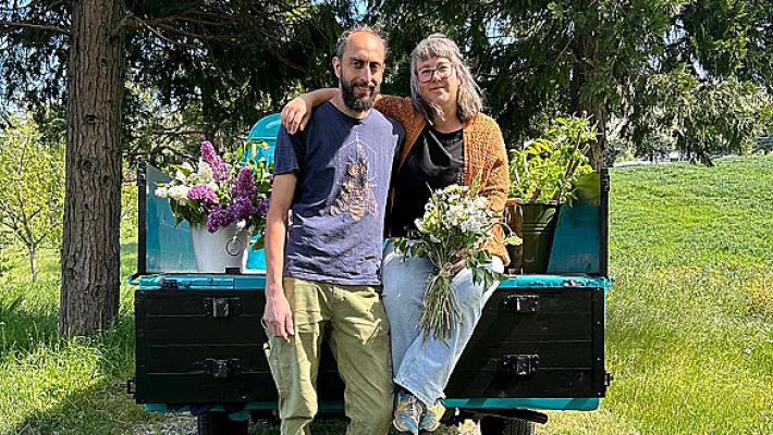 Arte floreale bio a Terenzo: il sogno di Zeno e Sabine