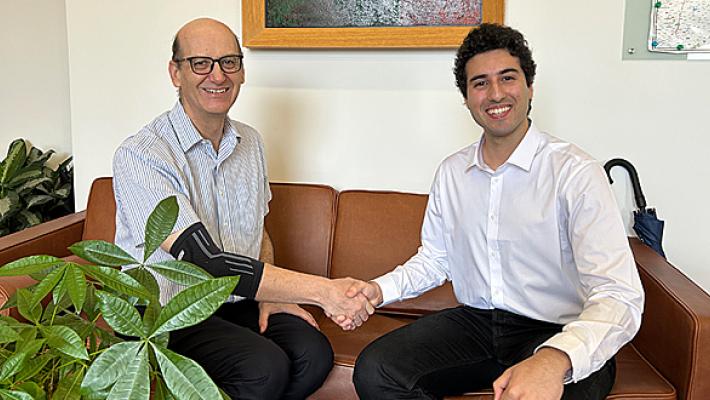 In Cina, nell'università Unnc. Jon Garibaldi, fisico e esperto di AI: «Un futuro di dialogo»