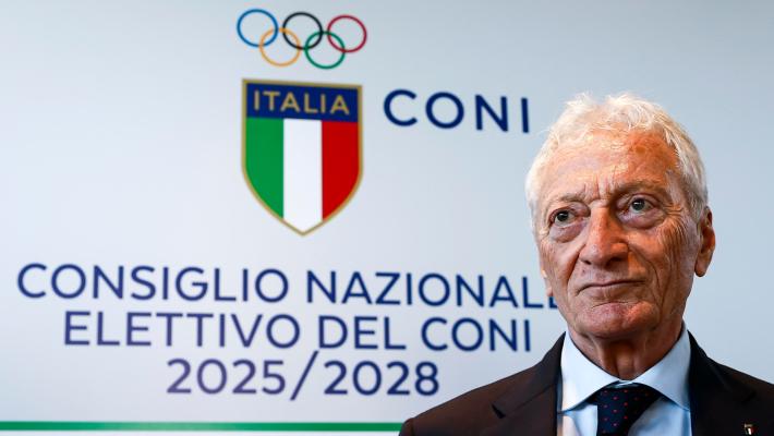 Eletto il  nuovo presidente del Coni, è l'ex canoista Luciano Buonfiglio