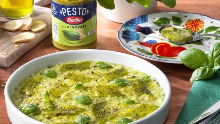 Risotto ai Grattoni e pesto Barilla, kiwi e capperi