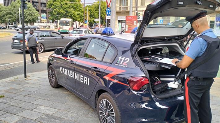 Rubano oltre 1.100 euro di prodotti all’interno di una farmacia della citta’. Denunciate una 20enne ed una 30enne di origini straniere