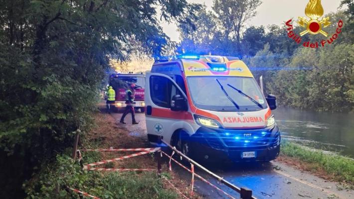 Maltempo, albero cade nel Milanese: un morto e due feriti