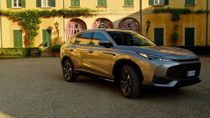 L'offensiva dei Suv MG, S5 elettrico e HS ibrido e full hybrid al passo con i tempi 