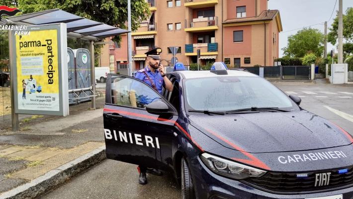 Parma: si avvicina a ragazze che si trovano da sole alle fermate degli autobus con proposte oscene. Denunciato molestatore seriale, si tratta di un 64enne italiano