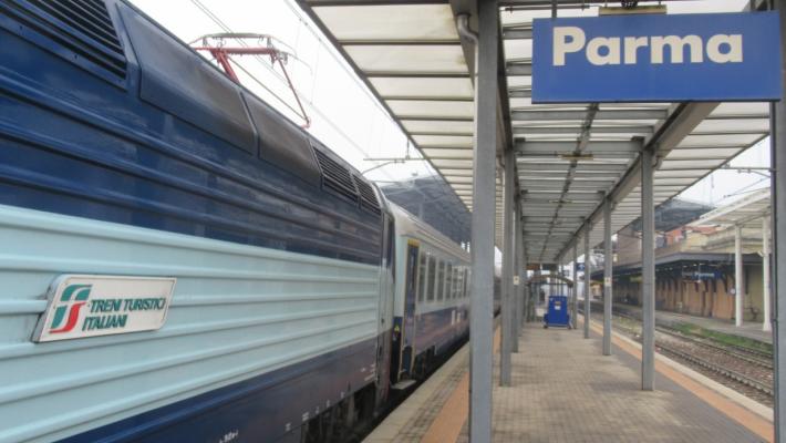 Con il treno «Sicilia Express» in vacanza spendendo 27 euro e 90 centesimi: partenza da Parma questo mercoledì alle 15.32 