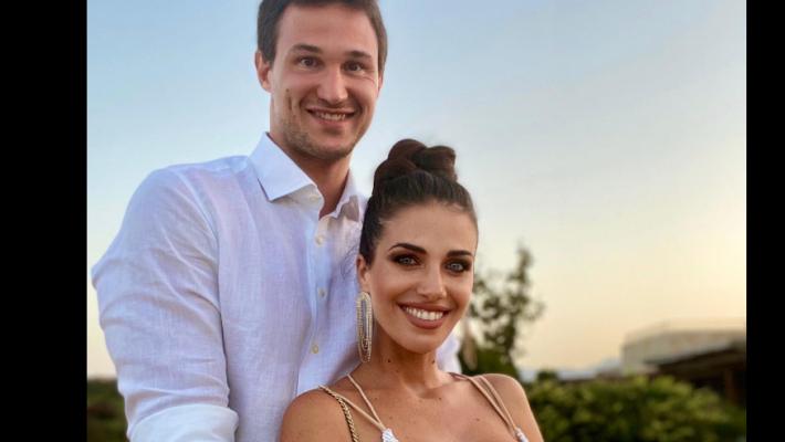 Eleonora Boi, moglie di Danilo Gallinari, morsa alla coscia da uno squalo a Porto Rico