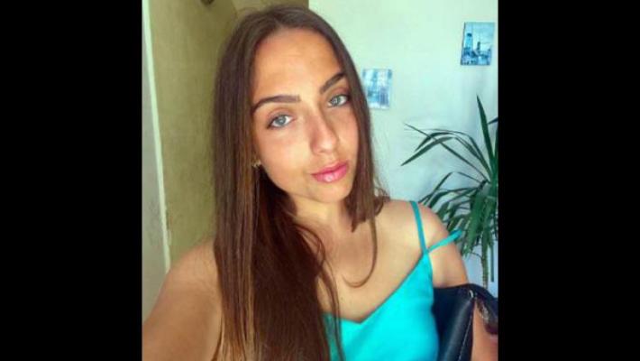 Pallavolista morta in piscina durante una festa: le ultime ore sui social. Il legale: "Tanti punti oscuri"