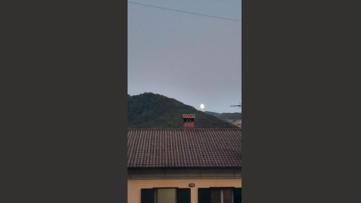 La luna piena illumina Solignano (e la città) - Inviateci le vostre foto