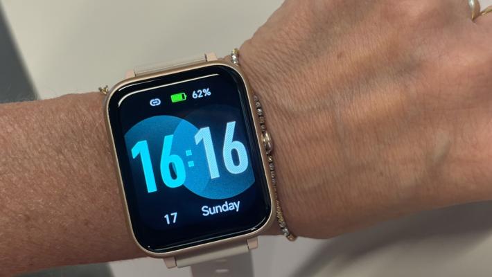 Smartwatch invia sos e partono ricerche ma stava dormendo