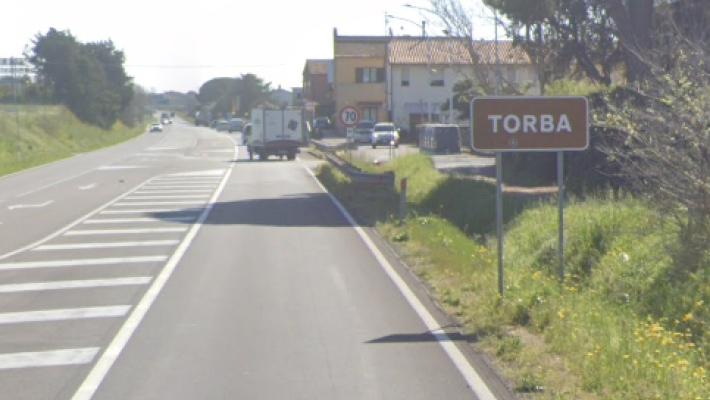 Tir colpisce auto sull'Aurelia e sfonda edificio, un morto