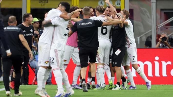 La Cremonese espugna San Siro vincendo 2-1 sul Milan. Gasperini all'esordio batte il Bologna - Risultati e classifica  