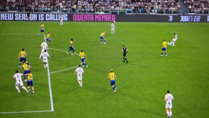 Gol di David, bianconeri avanti. Ma nell'azione precedente c'è un fuorigioco non fischiato - 65' Juve-Parma 1-0