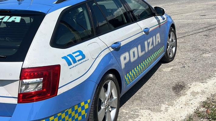 Ricercato per una condanna per droga, era in autogrill a Medesano: 46enne straniero in carcere 