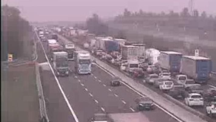A1, incidente fra Reggio e Terre di Canossa-Campegine: 4 chilometri di coda. Rallentamenti in Autocisa