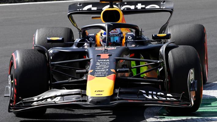 F1, Verstappen in pole a Monza con record della pista. Ferrari in terza fila con Leclerc