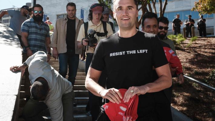 Hanno sparato all'attivista di destra Charlie Kirk 