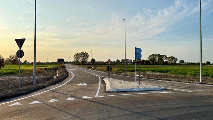 Sissa trecasali, aperta la “tangenzialina” di trecasali. Collega via De Andrè e la nuova rotatoria sulla Strada provinciale 8, da poco riqualificata 