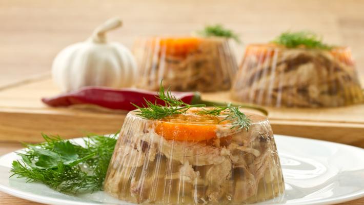 Aspic per tutti. Un piatto storico, cucinato e servito freddo