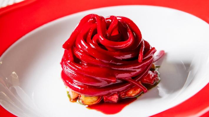 F50: linguine, astice  alla griglia e gel di limone