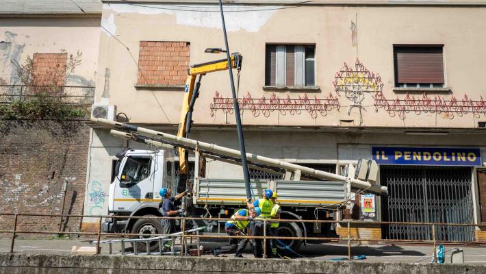 Via Trento più luminosa: al via installazione di 60 nuovi lampioni