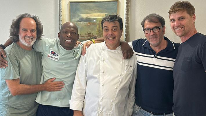 Tino Asprilla è tornato a Parma per una visita agli amici di sempre