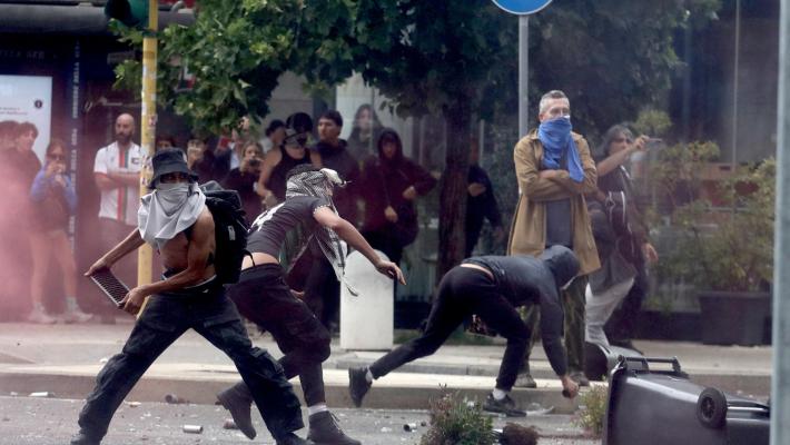 Violenza al corteo per Gaza a Milano, il ministro Salvini: "D'ora in poi chi organizza cortei verserà una cauzione. Pagheranno i danni"