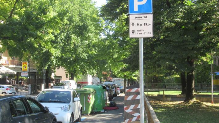 Righe blu in pausa pranzo, Vignali all'attacco 