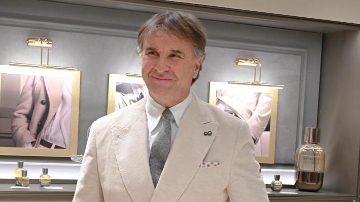  Tempesta su Cucinelli: "Viola le sanzioni a Mosca". Il titolo crolla in Borsa, la Maison si difende 