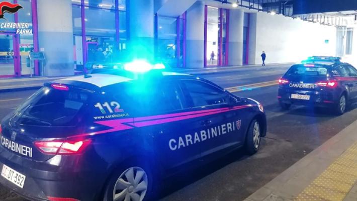 Alla fine di agosto rapinarono un ragazzo alla fermata dell’autobus strappandogli la collana d’oro dal collo. Denunciati 4 stranieri