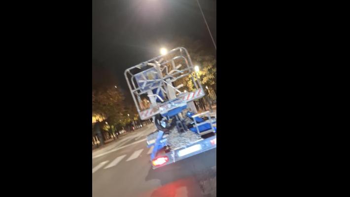 Ottobre, è già aria di Natale (con largo anticipo): le luminarie "girano" per la città