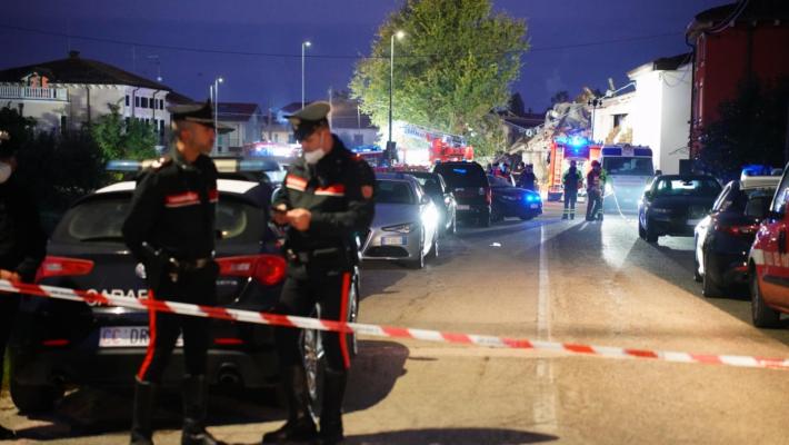 Esplosione durante sgombero abitazione, morti 3 carabinieri 