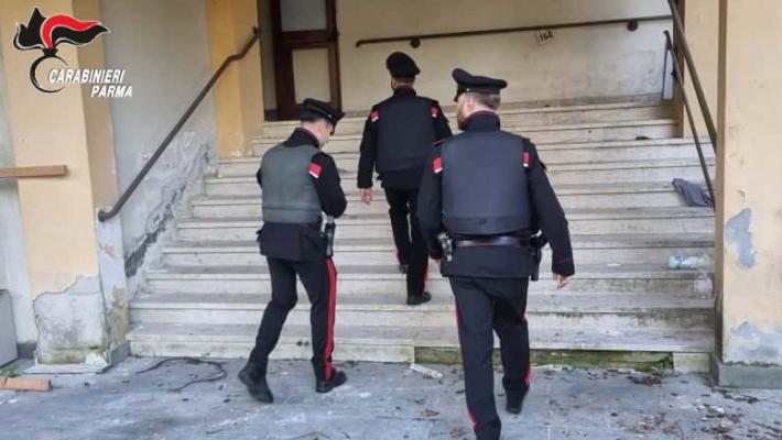 Salsomaggiore Terme: controlli nelle strutture alberghiere in stato di abbandono - Identificati alcuni stranieri in Italia senza fissa dimora - nel corso dei controlli arrestato un 22enne straniero ev